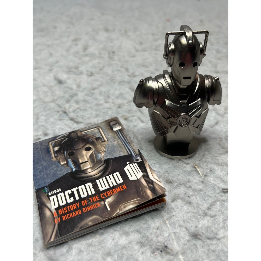Doctor Who Cyberman Bust Figurine with History‎ of the Cybermen Booklet BBC 2013